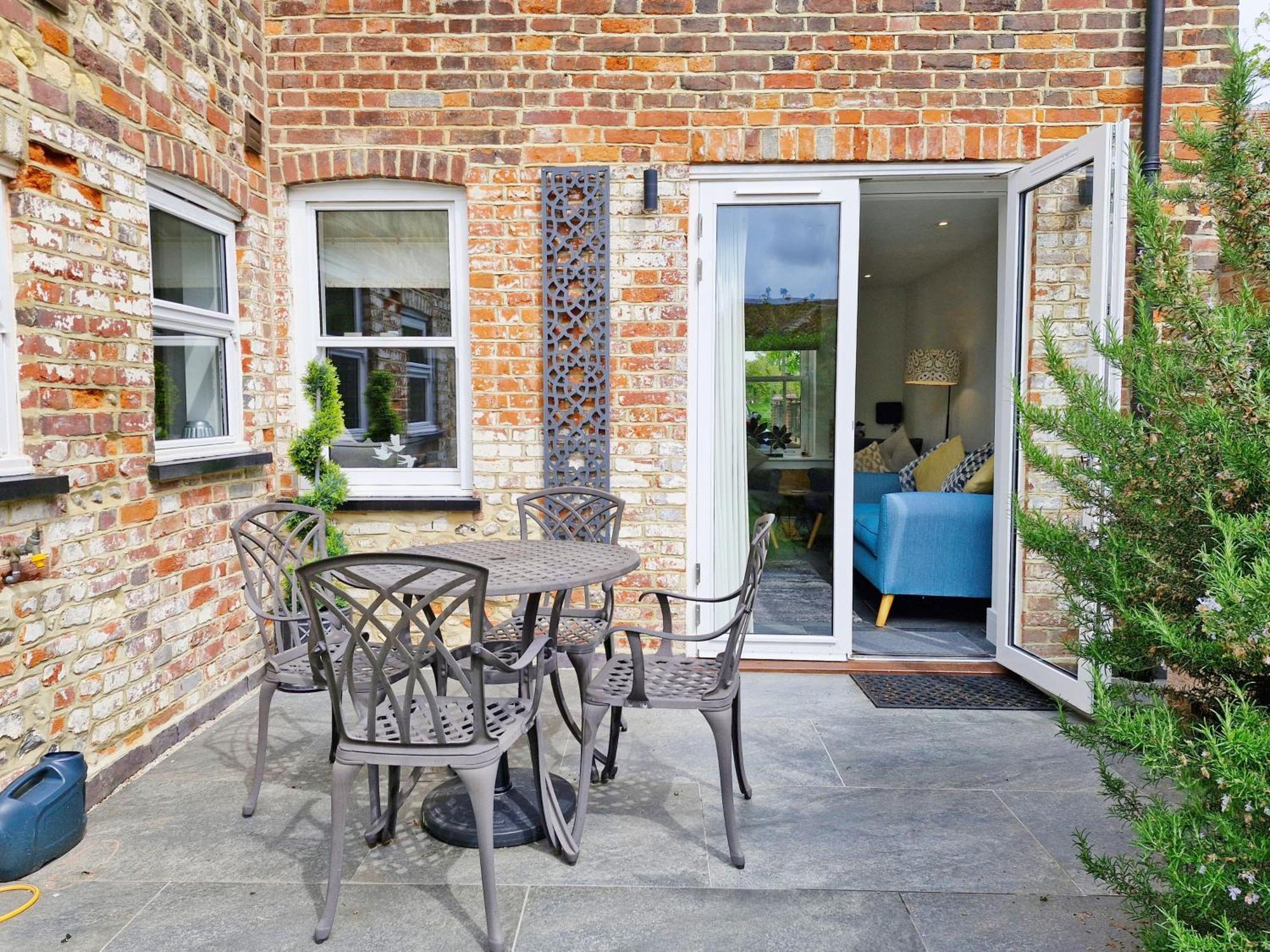 Four Priory Road, Chichester Exteriér fotografie